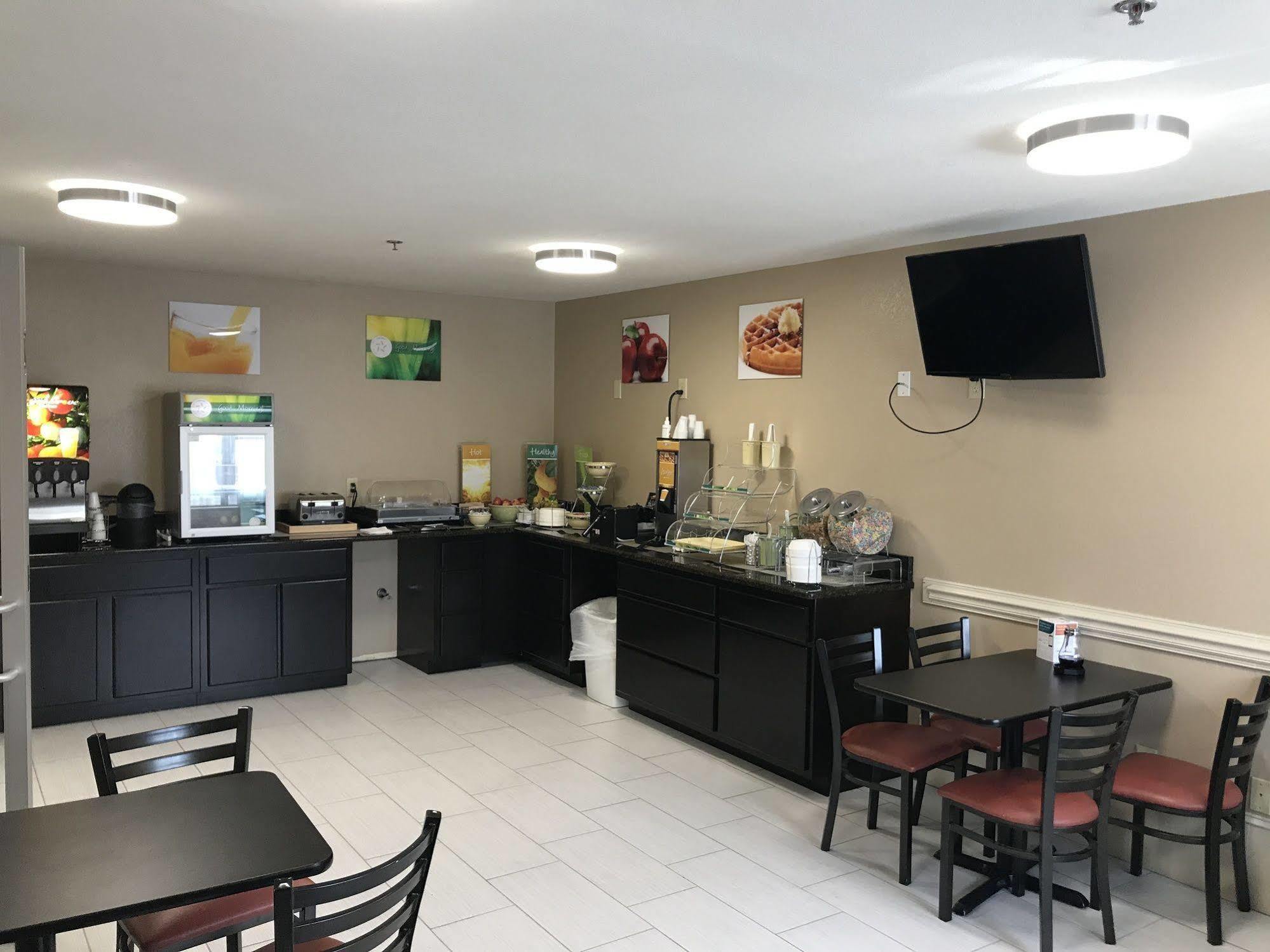 Quality & - Cherokee Area Hotel 2*